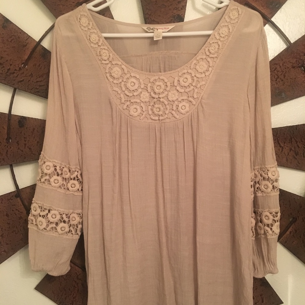 Tan 3/4 Sleeve Blouse Size L